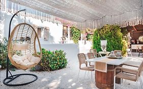 Sunrock Suites - Villa Begonia
